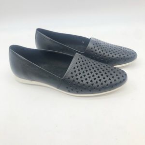 Ecco 39 8.5  Touch Perforated Flat Black shoes.